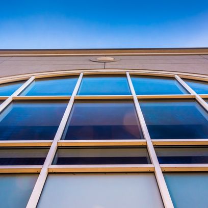 ventanas de una fachada de un edificio